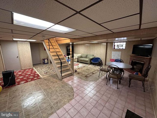 9712 WALLEY AVE, Philadelphia, PA 19115