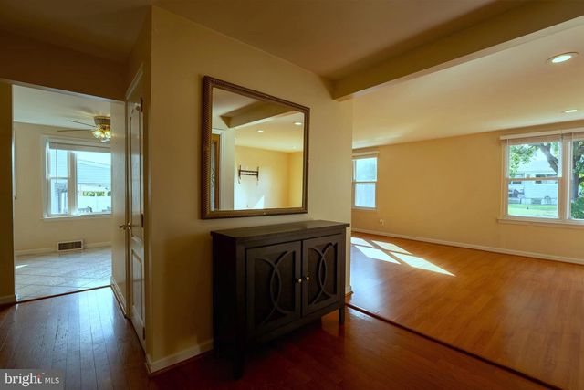 9712 WALLEY AVE, Philadelphia, PA 19115