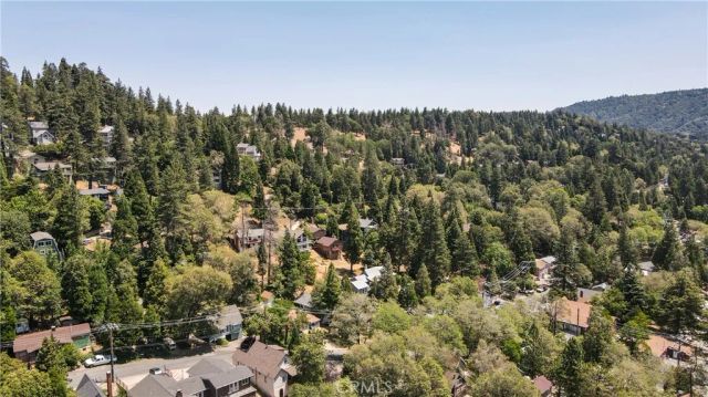 23683 Manzanita, Crestline, CA 92325