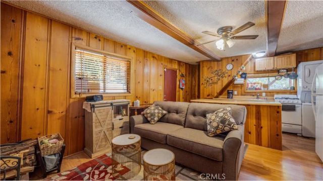 23683 Manzanita, Crestline, CA 92325