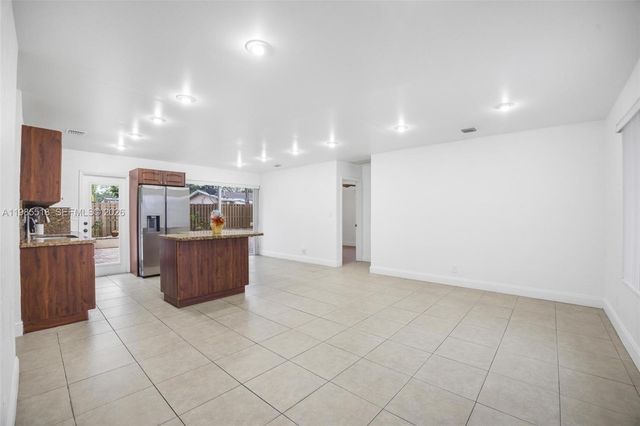 6450 Mckinley St, Hollywood, FL 33024