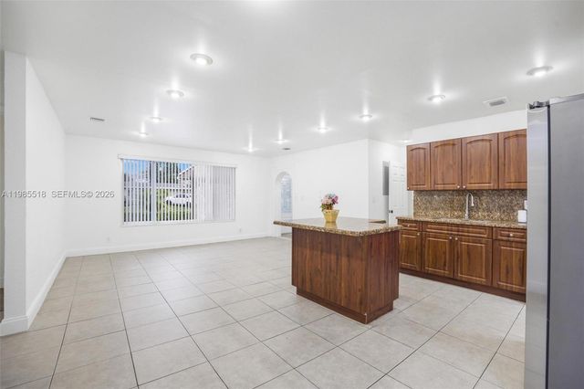 6450 Mckinley St, Hollywood, FL 33024