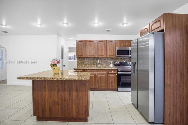 6450 Mckinley St, Hollywood, FL 33024