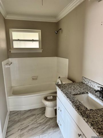 9153 Sharon Hills St, Baton Rouge, LA 70811