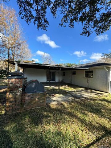 9153 Sharon Hills St, Baton Rouge, LA 70811