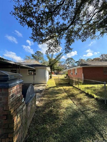 9153 Sharon Hills St, Baton Rouge, LA 70811