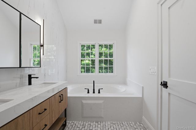 28 Hynard Place, Baldwin Place, NY 10505