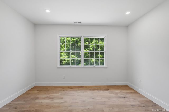 28 Hynard Place, Baldwin Place, NY 10505
