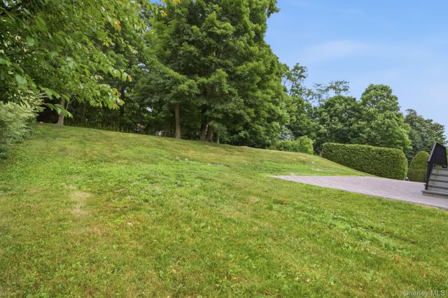 28 Hynard Place, Baldwin Place, NY 10505
