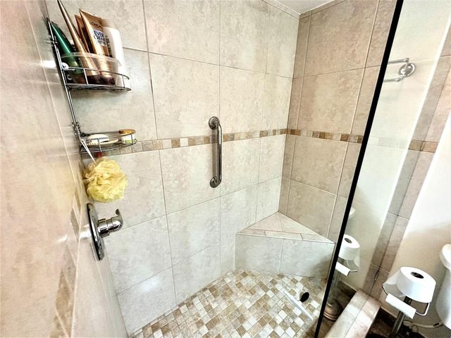 18 Colonial Club Drive 104, Boynton Beach, FL 33435