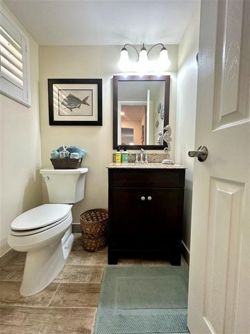 18 Colonial Club Drive 104, Boynton Beach, FL 33435