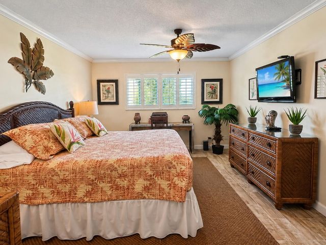 18 Colonial Club Drive 104, Boynton Beach, FL 33435