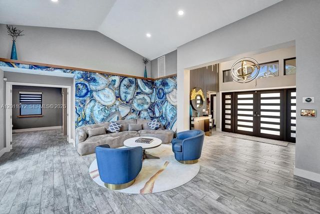 3222 Beechberry Cir, Davie, FL 33328