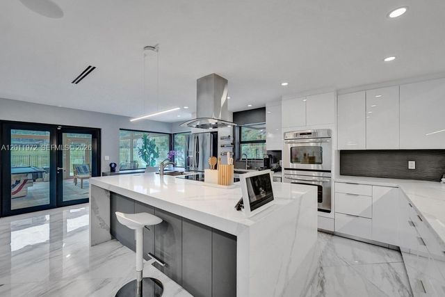 3222 Beechberry Cir, Davie, FL 33328