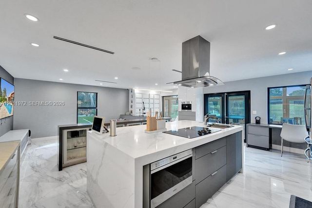 3222 Beechberry Cir, Davie, FL 33328