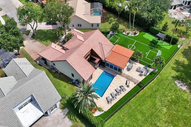3222 Beechberry Cir, Davie, FL 33328