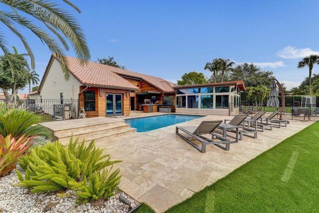 3222 Beechberry Cir, Davie, FL 33328