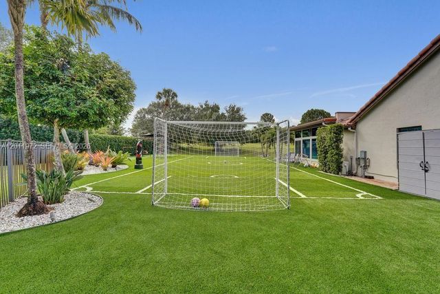 3222 Beechberry Cir, Davie, FL 33328