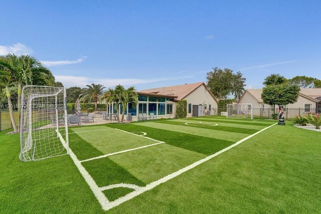 3222 Beechberry Cir, Davie, FL 33328