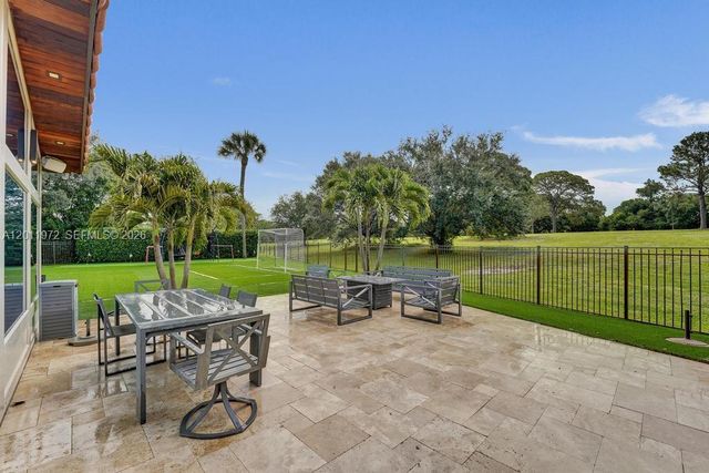 3222 Beechberry Cir, Davie, FL 33328