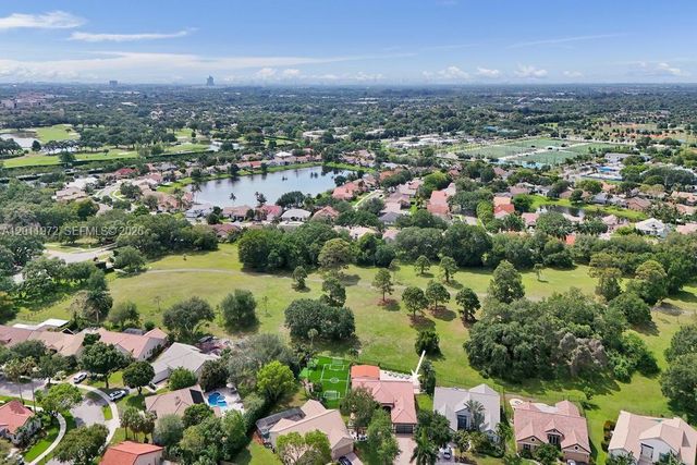3222 Beechberry Cir, Davie, FL 33328