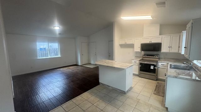 1813 Josephine Avenue, Corcoran, CA 93212