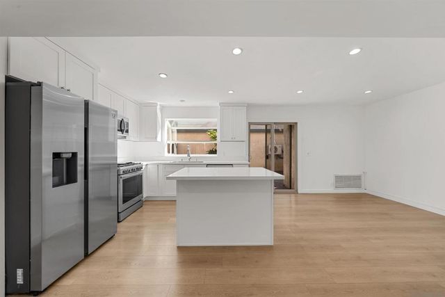 9250 Sunland Blvd 34, Sun Valley, CA 91352