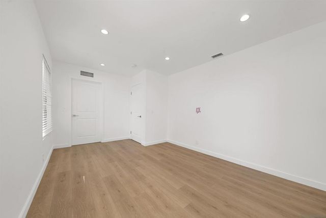 9250 Sunland Blvd 34, Sun Valley, CA 91352