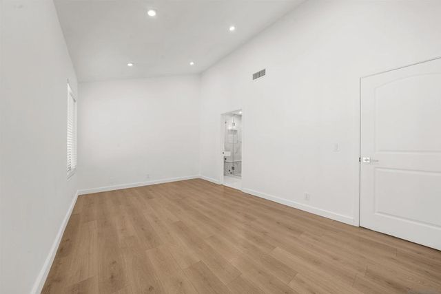 9250 Sunland Blvd 34, Sun Valley, CA 91352