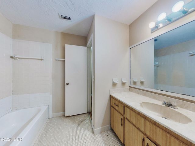 702 Ichabod Court, Port Orange, FL 32127