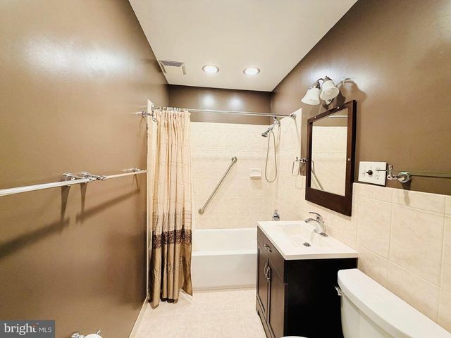 907 HERON DR, Silver Spring, MD 20901