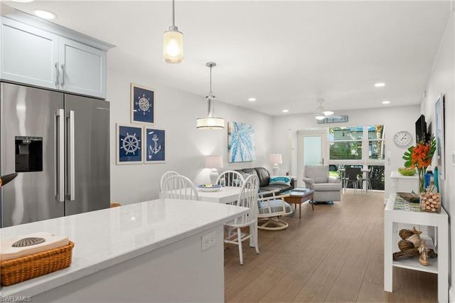 1021 3rd ST S 108, Naples, FL 34102