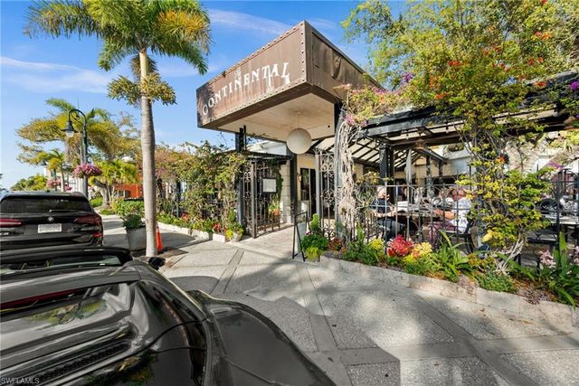 1021 3rd ST S 108, Naples, FL 34102