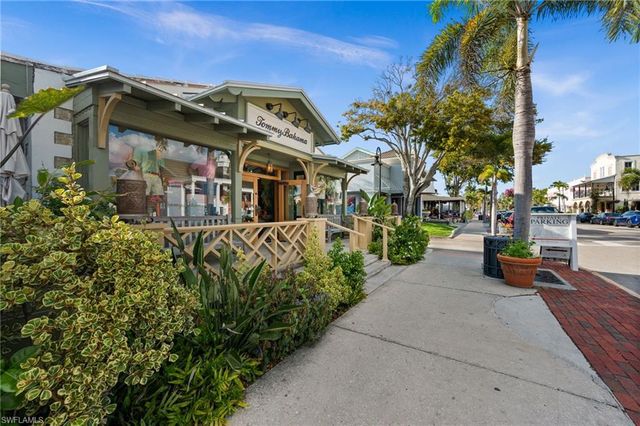 1021 3rd ST S 108, Naples, FL 34102