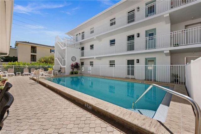 1021 3rd ST S 108, Naples, FL 34102