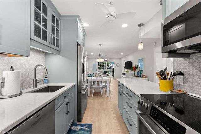 1021 3rd ST S 108, Naples, FL 34102