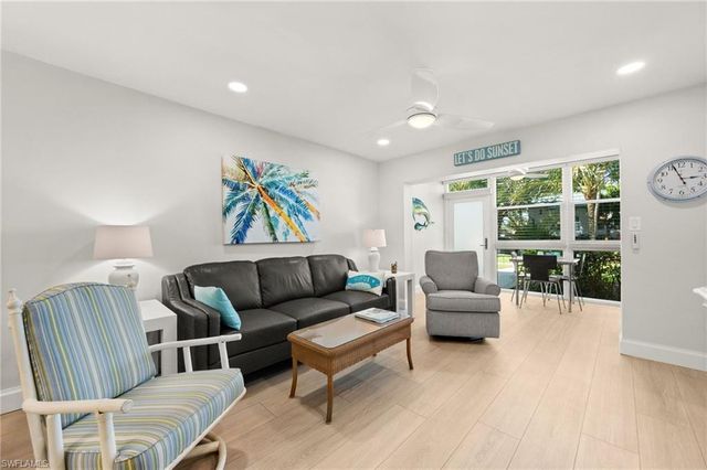 1021 3rd ST S 108, Naples, FL 34102