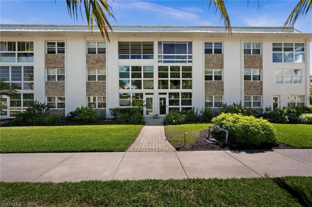 1021 3rd ST S 108, Naples, FL 34102