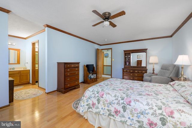 679 CASCADE DR S, Mount Laurel, NJ 08054