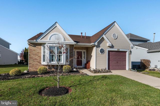 679 CASCADE DR S, Mount Laurel, NJ 08054