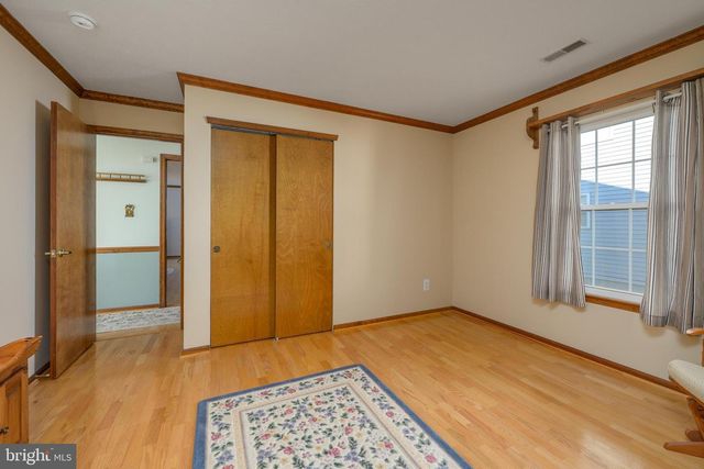 679 CASCADE DR S, Mount Laurel, NJ 08054