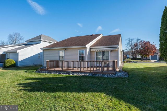 679 CASCADE DR S, Mount Laurel, NJ 08054