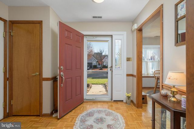 679 CASCADE DR S, Mount Laurel, NJ 08054