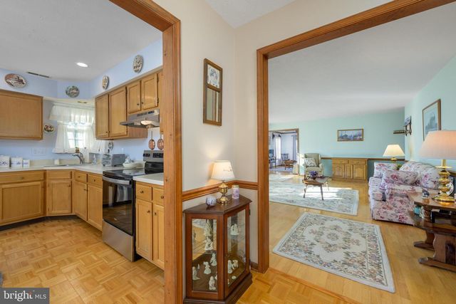 679 CASCADE DR S, Mount Laurel, NJ 08054