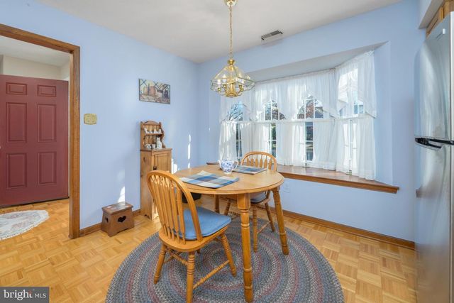 679 CASCADE DR S, Mount Laurel, NJ 08054