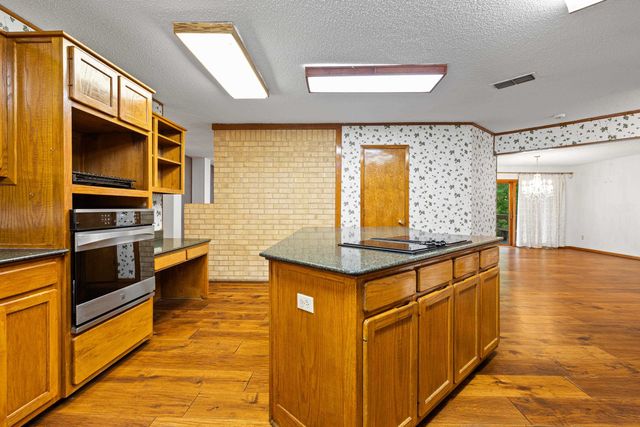 1626 MEADOWS LN., Longview, TX 75603