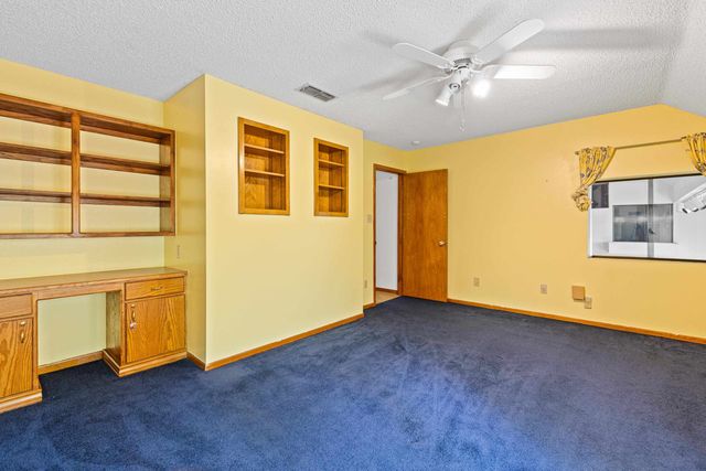 1626 MEADOWS LN., Longview, TX 75603