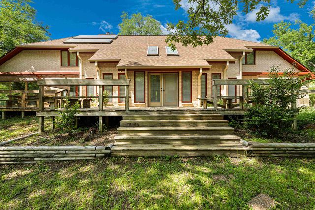 1626 MEADOWS LN., Longview, TX 75603