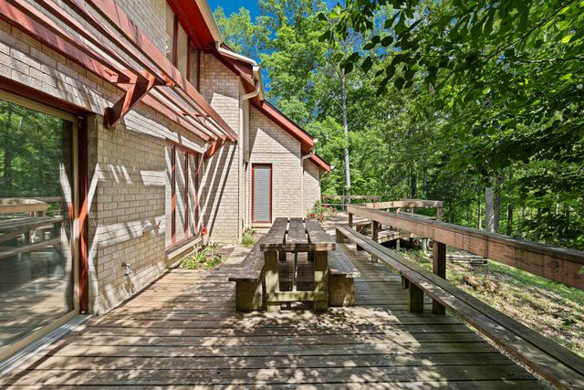 1626 MEADOWS LN., Longview, TX 75603