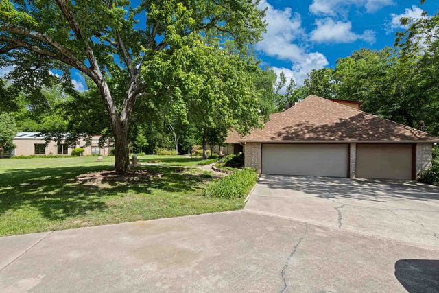 1626 MEADOWS LN., Longview, TX 75603